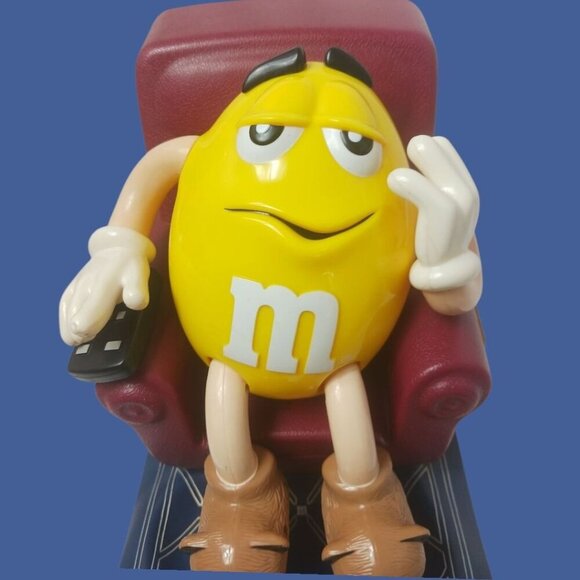 M&M Vtg Candy Dispenser Lazy Boy Recliner Toy With Bear Slippers - Picture 6 of 14